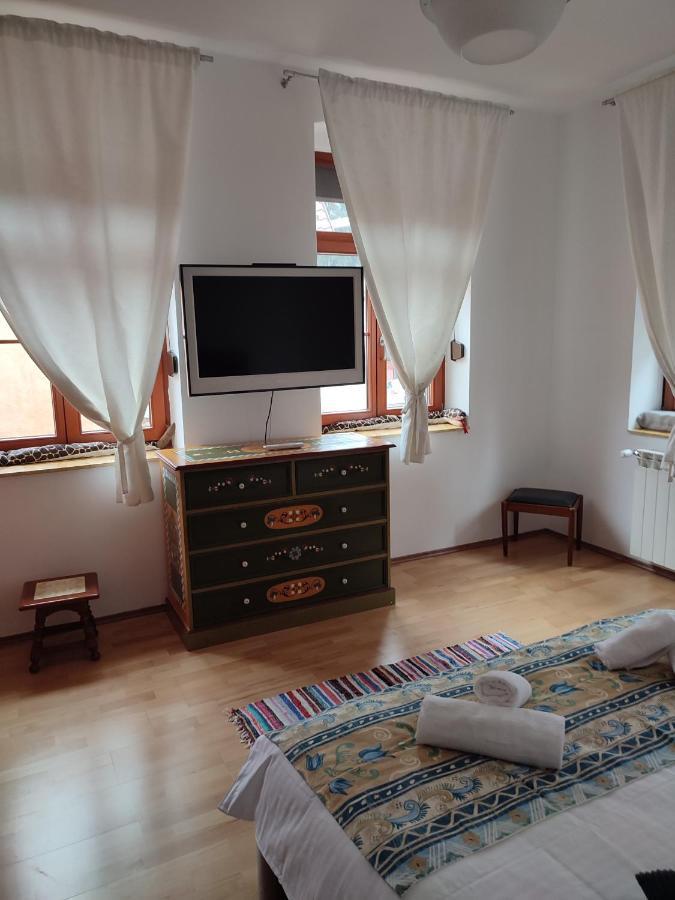 Villa Retro House Mountain View Braşov Esterno foto